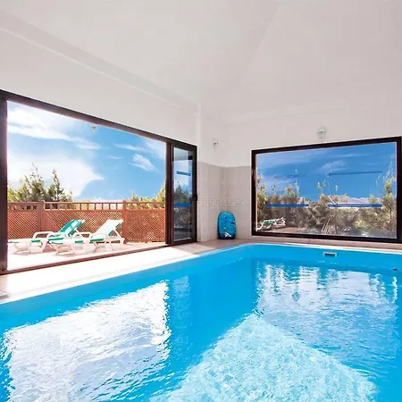 Alegre Villa Lajares